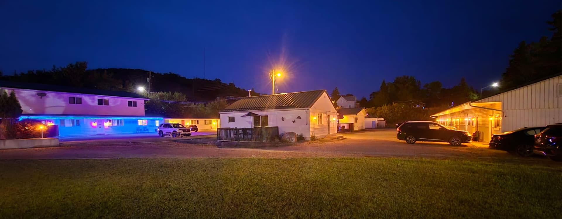 Gateway Motel interior
